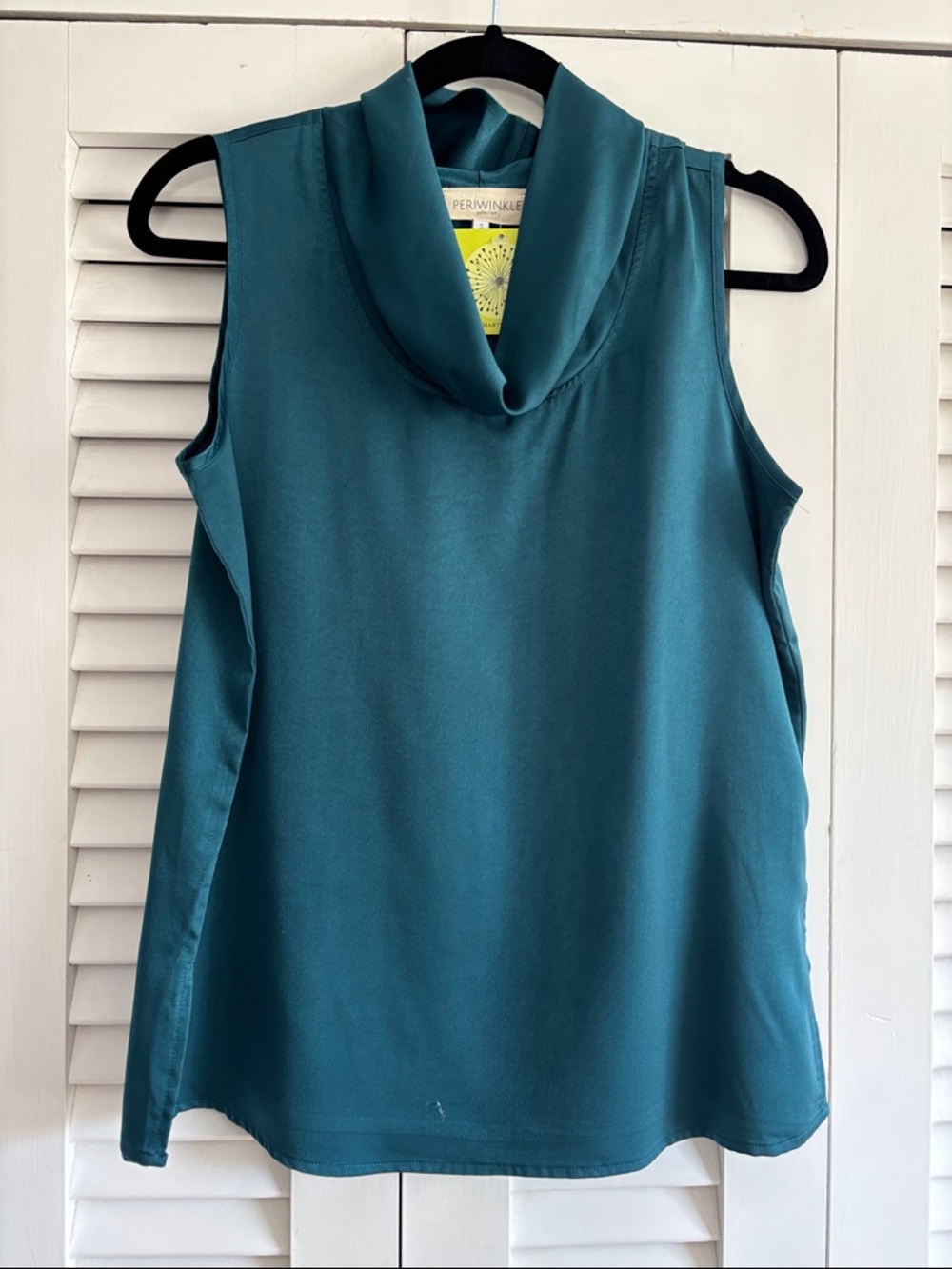 Women’s cowl neck sleeveless blouse sz small